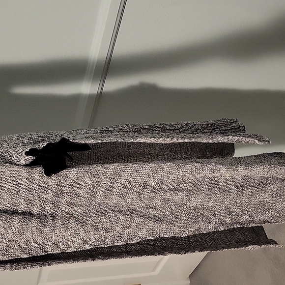 Duster - Picture 2 of 3